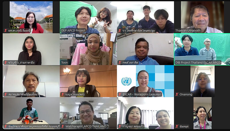 Group photo with meeting participants from Central and East regions held on May 28