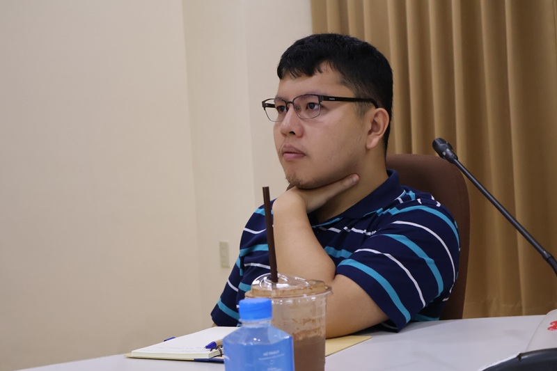 Photo of each participant with their reaction during the training workshop.