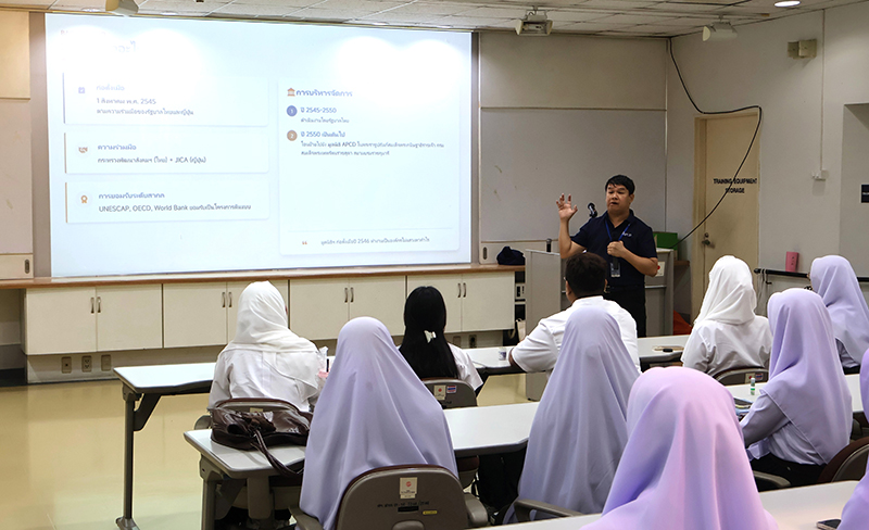 Photo 3: Mr. Watcharapol Chuengcharoen, presented APCD’s roles, missions and project activities.