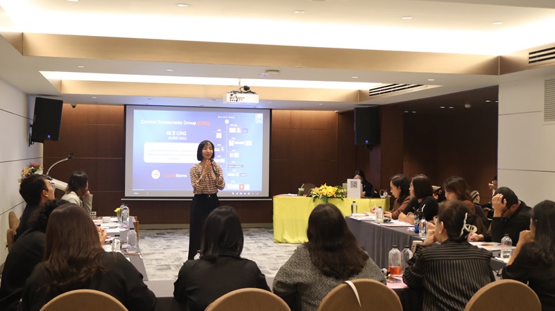 Photo 6: Ms. Jaruwan Ngampisutpaisan, Senior Vice President - Human Resources, Central Restaurants Group (CRG), shares business perspectives on disability-inclusive employment and creating inclusive workplaces.