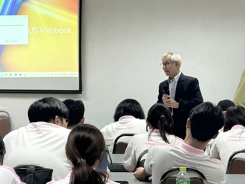 เนื้อหาในการบรรยายประกอบด้วยหลักการและแนวคิดหลักในการทำงานกับคนพิการ แนวทางหลักทั้งสามในการฟื้นฟูและพัฒนาคนพิการ ความรู้พื้นฐานและกระบวนการทำงานด้านการพัฒนาเพื่อทุกคนโดยชุมชน