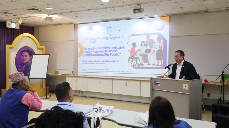 Mr. Piroon Laismit, Executive Director of APCD, welcomed the participants and opened the learning program with introductory remarks.