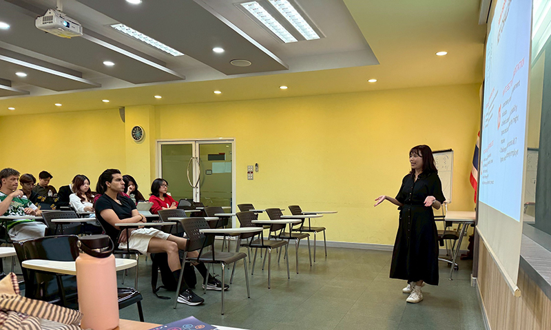 ผู้แทนจากศพอ. บรรยายหัวข้อ “ประสบการณ์จริงด้านการบริหารจัดการภาคประชาสังคมในการพัฒนานโยบายสังคม” แก่นักศึกษา ณ คณะสังคมสงเคราะห์ศาสตร์ นโยบายสังคมและการพัฒนา มหาวิทยาลัยธรรมศาสตร์ โดยแบ่งปันมุมมองเชิงปฏิบัติและเปิดโอกาสให้นักศึกษามีส่วนร่วมผ่านการแลกเปลี่ยนความคิดเห็น