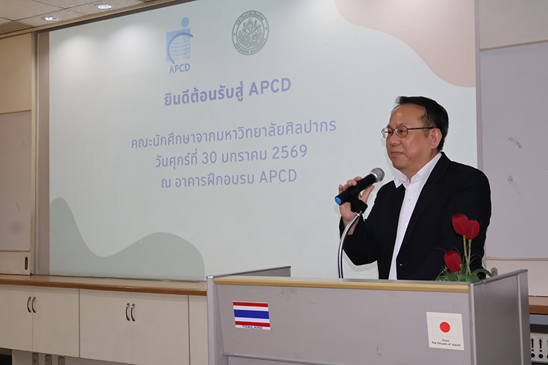 ผู้อำนวยการบริหาร ศพอ. นายพิรุณ ลายสมิต กล่าวต้อนรับคณะที่มาดูงาน