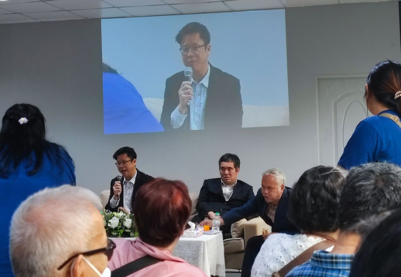 คุณรัตน์ กิจธรรม ผอ.ฝ่ายต่างประเทศและขับเคลื่อนนโยบายสาธารณะ สมาคมสภาคนพิการทุกประเภทแห่งประเทศไทย ร่วมเป็นผู้เสวนาและกล่าวถึงความทรงจำที่ได้ทำงานกับอาจารย์มณเฑียร