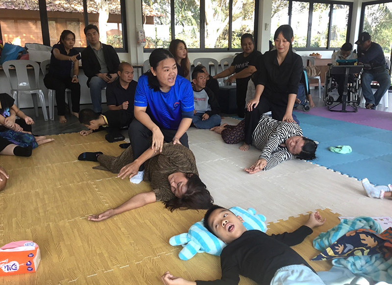 ผู้แทน DPI-Korea ได้ร่วมสังเกตการณ์กิจกรรมที่สำคัญของมูลนิธิ DBF ในการให้บริการแก่เด็กที่มีความต้องการพิเศษ และครอบครัวของพวกเขา