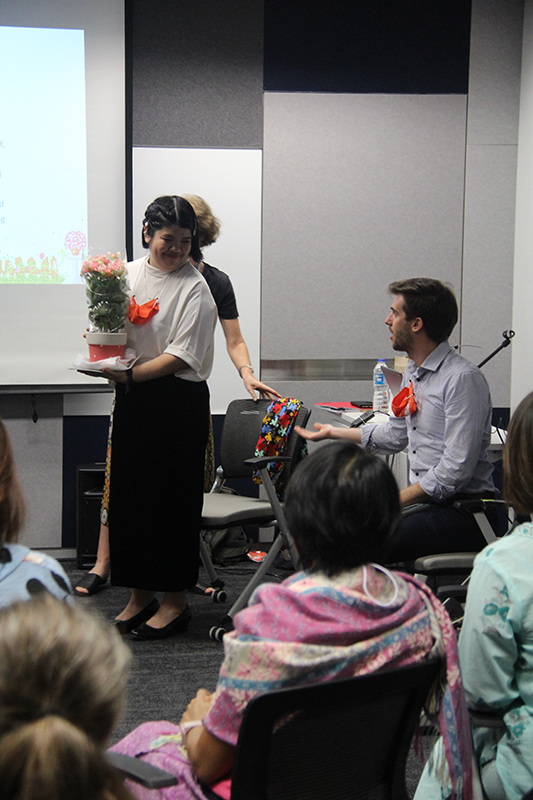 A pot of tuberous begonia was presented to Ms. Supaanong (NuNu) as an appreciation from the World Food Programme Office.