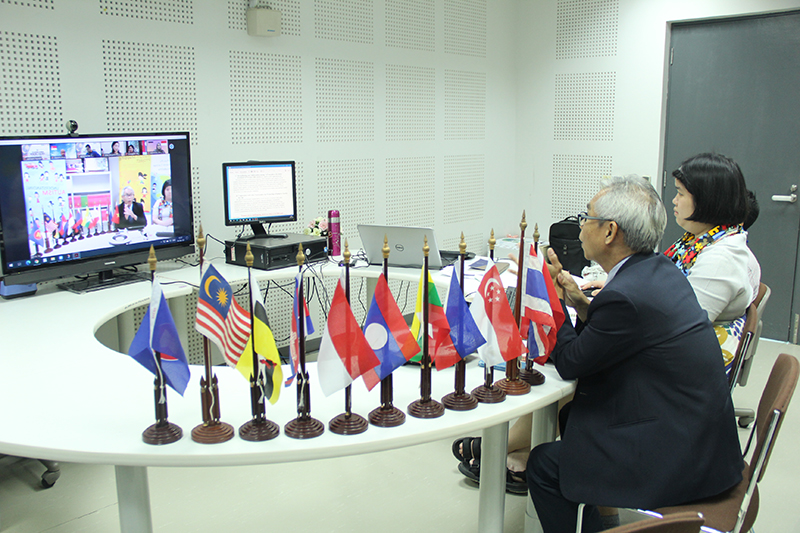 Mr. Somchai Rungsilp, APCD Community Development Department Manager and Former AAN Secretariat team, presented an outlook on ASEAN autism community for the next decade of AAN.