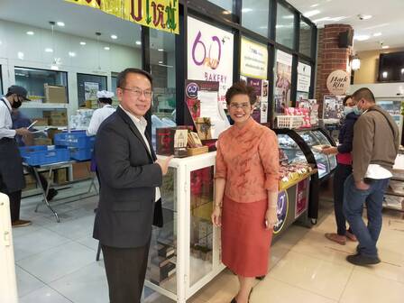 Touring of APCD Executive Director and the new Director General of DEP at the 60+Plus Bakery & Chocolate Café