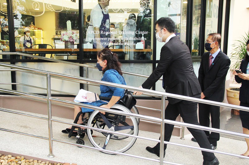 Accessibility check during the official grand opening ceremony by Ms. Nongnuch Maytarjittipun, Executive Secretary to the Executive Director and an honourable guest. 