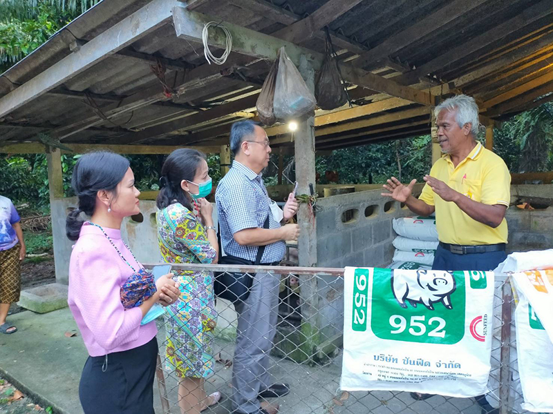 Survey of the farm led by a farmer in Nakhon Si Thammarat province