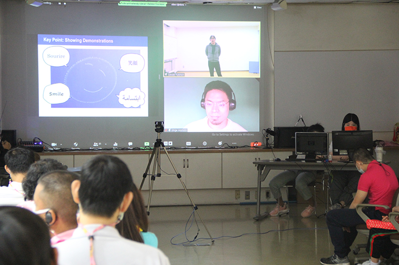 6.	Japanese Resource Person, Assoc. Prof. Dr. Yukinori Sawae, Faculty of Health & Sport Sciences, University of Tsukuba, demonstrated of a variety of smiles in ASEAN countries.