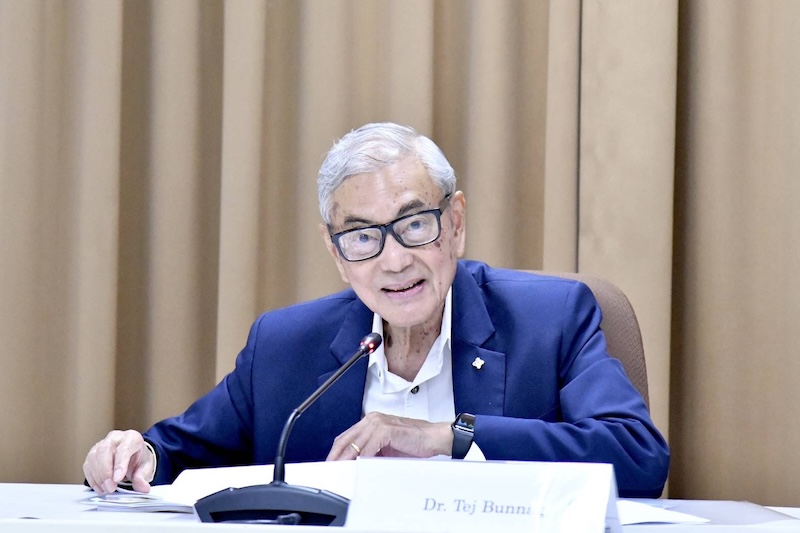 ดร. เตช บุนนาค ประธานคณะกรรมการมูลนิธิ APCD / เลขาธิการ สภากาชาดไทย