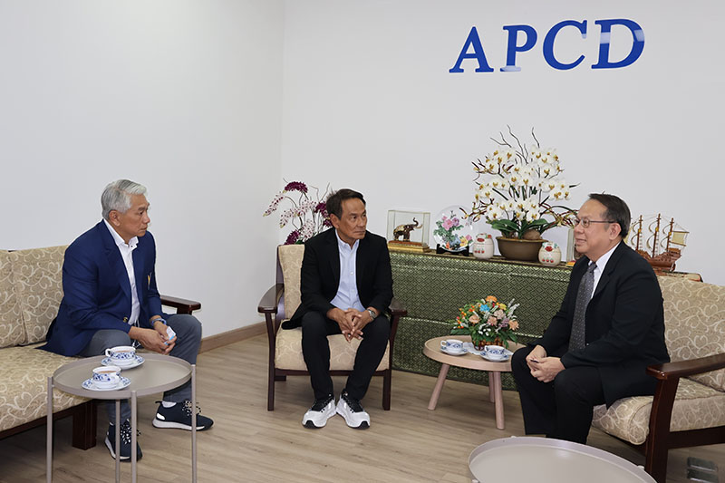 ราชยานยนต์สมาคมแห่งประเทศไทย ในพระบรมราชูปถัมภ์ มอบเงินบริจาคแก่มูลนิธิศูนย์พัฒนาและฝึกอบรมคนพิการแห่งเอเชียและแปซิฟิก (ศพอ. / APCD) เพื่อสนับสนุนกิจกรรมพัฒนาคนพิการ