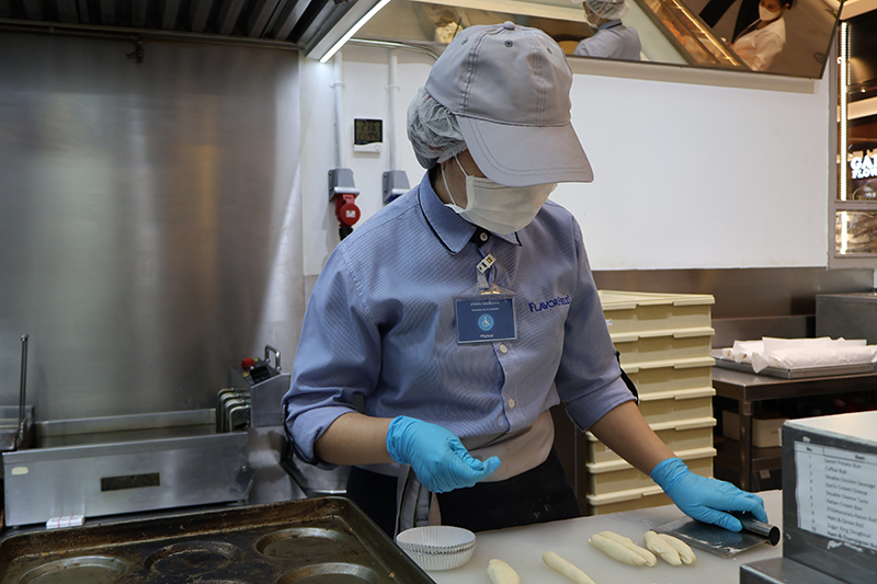 เจ้าหน้าที่สถานเอกอัครราชทูตญี่ปุ่นเยือน APCD เพื่อศึกษาการจ้างงานและสิ่งอำนวยความสะดวกสำหรับคนพิการ