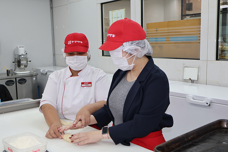 เจ้าหน้าที่สถานเอกอัครราชทูตญี่ปุ่นเยือน APCD เพื่อศึกษาการจ้างงานและสิ่งอำนวยความสะดวกสำหรับคนพิการ