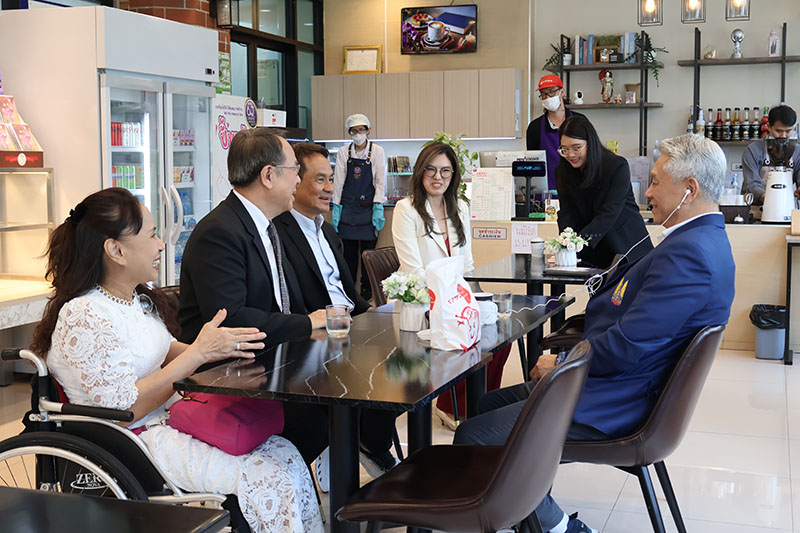 ราชยานยนต์สมาคมแห่งประเทศไทย ในพระบรมราชูปถัมภ์ มอบเงินบริจาคแก่มูลนิธิศูนย์พัฒนาและฝึกอบรมคนพิการแห่งเอเชียและแปซิฟิก (ศพอ. / APCD) เพื่อสนับสนุนกิจกรรมพัฒนาคนพิการ