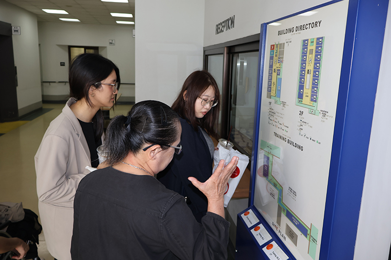 เจ้าหน้าที่สถานเอกอัครราชทูตญี่ปุ่นเยือน APCD เพื่อศึกษาการจ้างงานและสิ่งอำนวยความสะดวกสำหรับคนพิการ