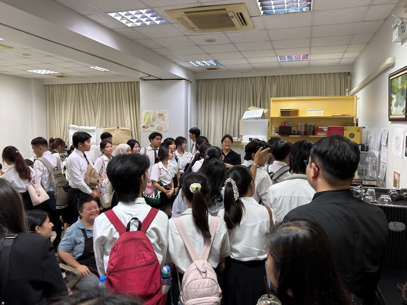 นักศึกษาดูงานการอบรมผู้พิการในส่วนของการทำงานบาริสต้า
