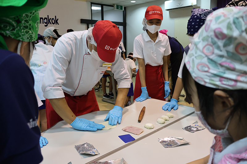 นักเรียนโรงเรียนสมาคมไทย-ญี่ปุ่นเข้าร่วมชั้นเรียนปฏิบัติการส่งเสริมทักษะอาชีพที่ เอพีซีดี