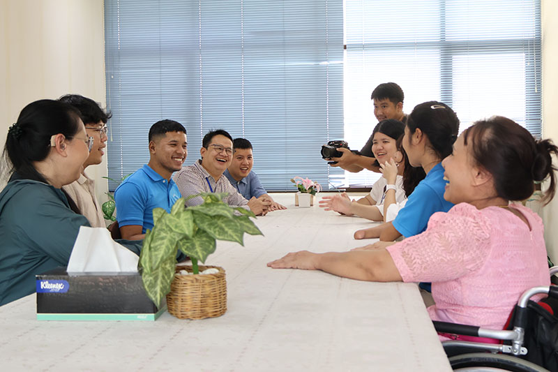 เมื่อวันที่ 8 สิงหาคม 2568 รายการไทยพีบีเอสได้มาเยี่ยมชมศูนย์ APCD เพื่อจัดทำรายการพิเศษเรื่อง "การสร้างสถานที่ทำงานสำหรับทุกคน" 