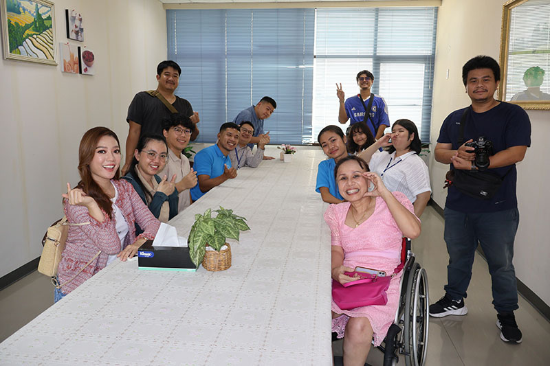 เมื่อวันที่ 8 สิงหาคม 2568 รายการไทยพีบีเอสได้มาเยี่ยมชมศูนย์ APCD เพื่อจัดทำรายการพิเศษเรื่อง "การสร้างสถานที่ทำงานสำหรับทุกคน" 