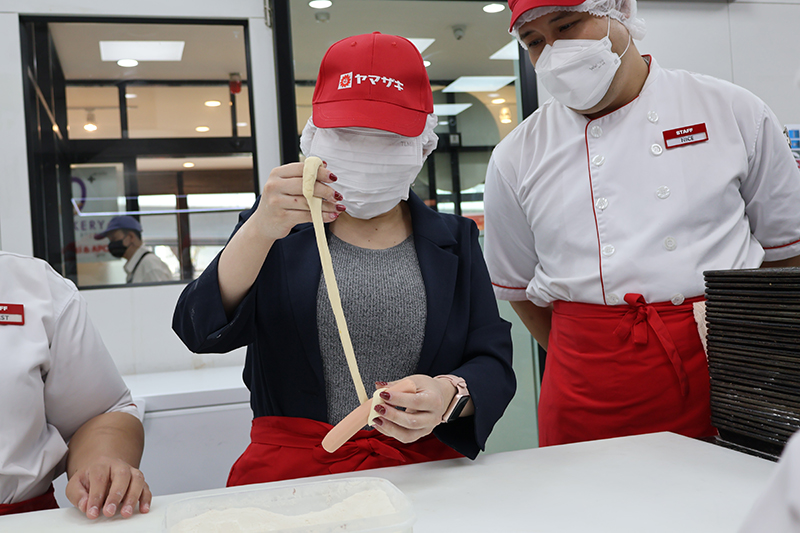 เจ้าหน้าที่สถานเอกอัครราชทูตญี่ปุ่นเยือน APCD เพื่อศึกษาการจ้างงานและสิ่งอำนวยความสะดวกสำหรับคนพิการ