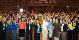 Group photo capturing organizers staff from Association of Mental Health of Northern Thailand, APCD resource persons and there were more than 300 participants with mental health disabilities and their supporter joined the demonstration on DIS.