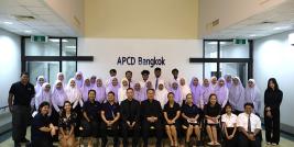 Photo1: A group photo of 42 study visit participants, including students, DVIFA staff, and APCD staff and student intern.