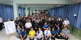 Photo 1: Group Photo of organizer team, consist of Program Production Team and Foundation for Children with Disabilities, Oh I see Youth Representatives, guest with disabilities, Ms. Pissamai Ruangsri, Director of Education Department and Dr. Busarakham Srichandra, Head of Educational Supervision Unit, Bangkok Metropolitan Administration.