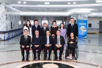 Picture 1: Back row starting from the left Ms. Yao Di, Mr. Ren Zhanbin, Mr. Somchai Rungsilp, Ms. Han Yongmei, Ms. Xu Ling, and Mr. Ma Litao. Front row starting from the left Mr. Varapote Chensavasdijai, Dr. Tej Bunnag, Mr. Cheng Kai, Mr. Piroon Laismit, and Ms. Nongnuch Maytarjittipun (seated in a wheelchair).
