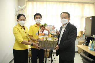 On 23 December 2021, Season's Greetings & Happy New Year 2022, representatives of CHITRALADA SCHOOL extended their best wishes and presented a basket of gifts to Mr. Piroon Laismit (APCD Executive Director)
