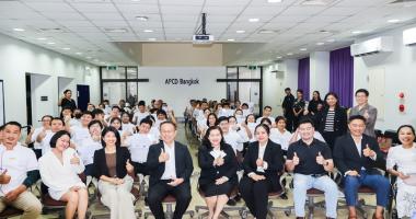 Picture 1: The participants pose for a group photo