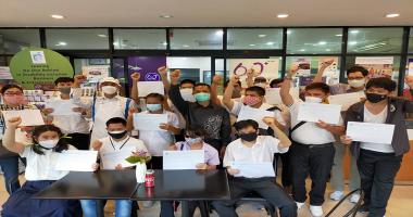 Fifteen trainees who completed a fifteen-day training program posed for a photo with a resource person from the Thai Yamazaki firm and project staff.