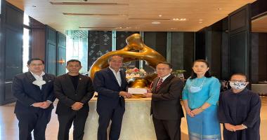 Mr. Piroon Laismit, the APCD Executive Director, on behalf of APCD received Hyatt Community Grant Fund from Mr. Sammy Carolus, General Manager of the Hyatt Regency Bangkok Sukhumvit Hotel