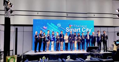 A delightful group photo capturing the organizers, esteemed speakers, and the esteemed moderator, taken after the enlightening session on Smart Cities for All: Promoting Inclusivity and Sustainability.