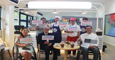 On Monday, July 17, 2566 - Mr. Krisana Lalai, the host of the "Krisana Tour: Wheels Up" program, had the opportunity to meet and interview Dr. Tej Bunnag at APCD 60+ Plus Bakery & Yamazaki, located in the Thai Red Cross Society branch.