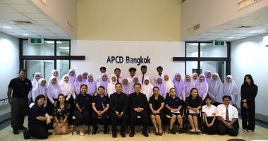 Photo1: A group photo of 42 study visit participants, including students, DVIFA staff, and APCD staff and student intern. 