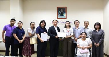 Picture 1: Mr. Piroon Laismit, Executive Director of APCD; Ms. Isabella Gacono; and APCD staff pose for photo with a certificate of completion.
