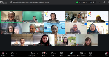 รูปถ่ายหมู่ของผู้เข้าร่วมการสัมมนา ซึ่งเป็นผู้แทนจากองค์กรคนพิการ